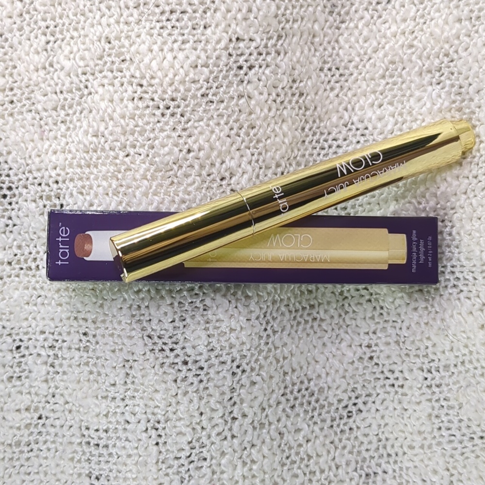 tarte Maracuja Juicy Glow Stick Highlighter in Bronze Glow, 2g/0.07fl oz - Picture 12 of 12